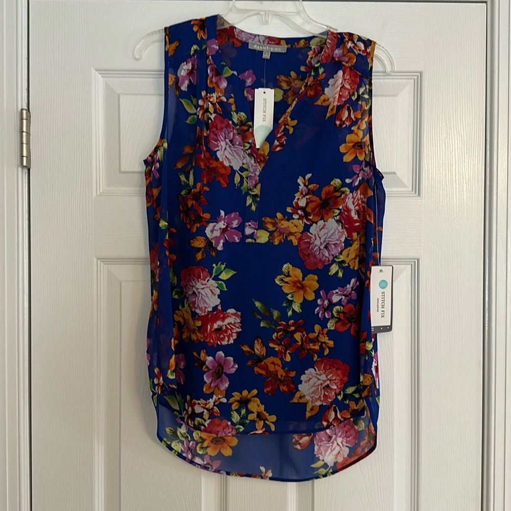 NWT Daniel Rainn Top